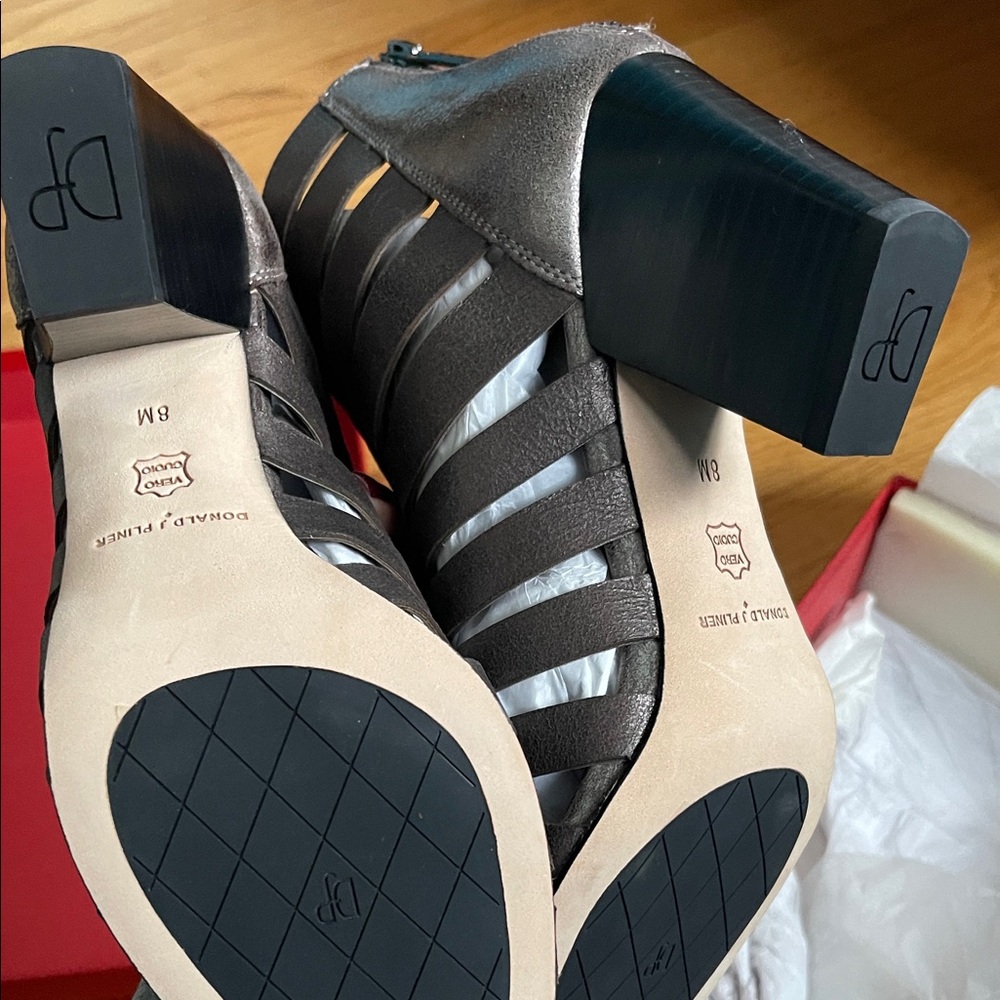 Donald J. Pliner Bootie Open Toe - Picture 6 of 6